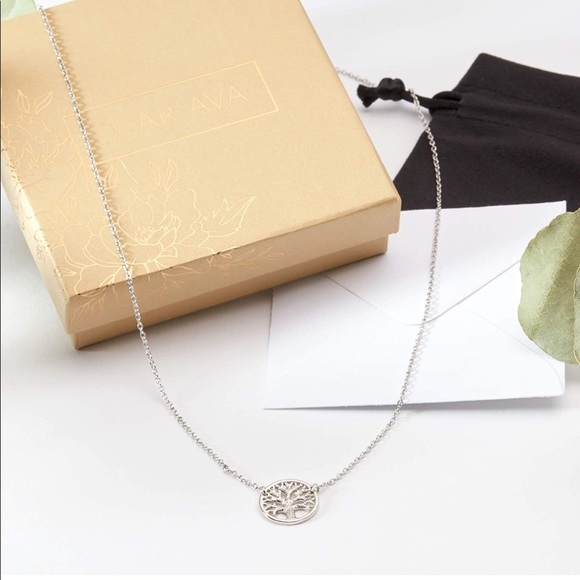 Generations Gift Necklace for Grandmother, Mom & Granddaughter, Tree - Picture 4 of 5